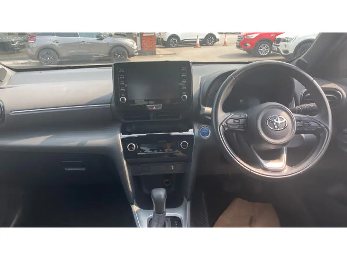 2021-toyota-yaris-15-vvt-i-design-panoramic-roof-big-9