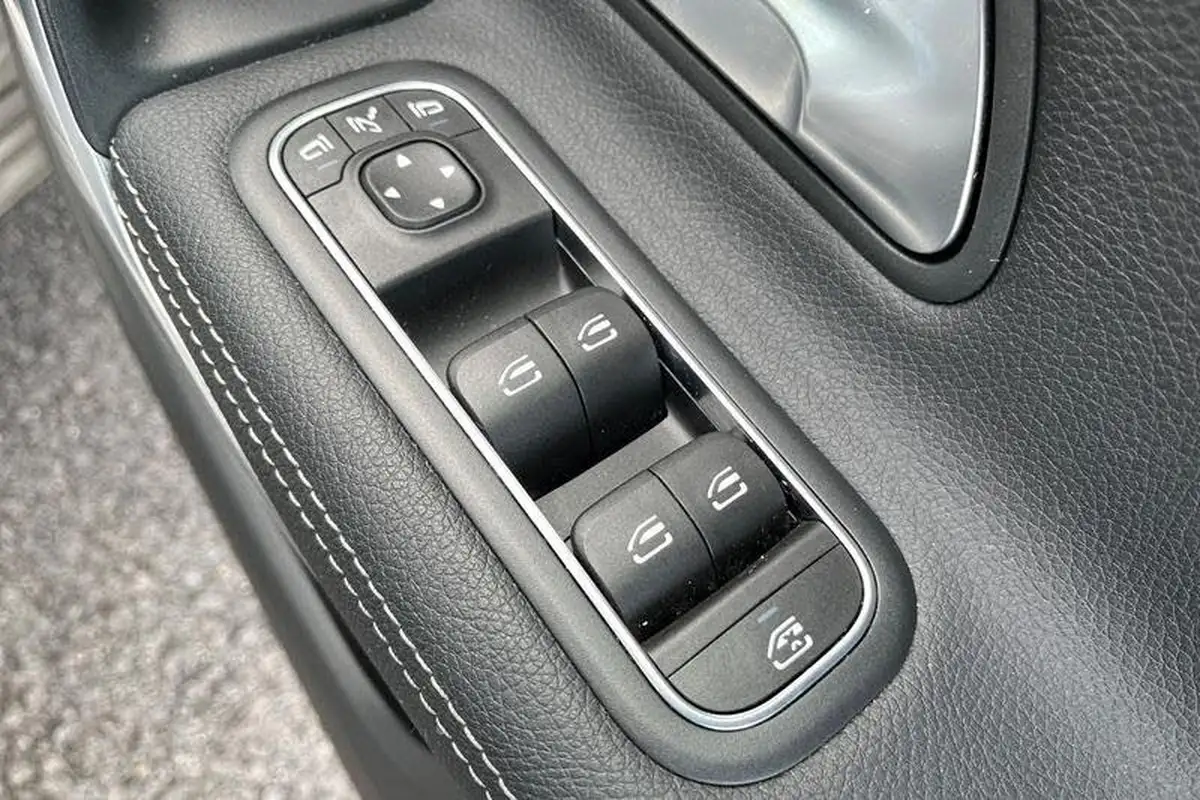 2020-mercedes-benz-a-class-13-a200-sport-executive-hatchback-5d-big-15