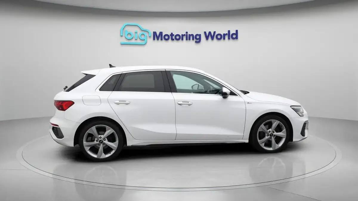 2021-audi-a3-15-35-tfsi-s-line-sportback-5d-big-8
