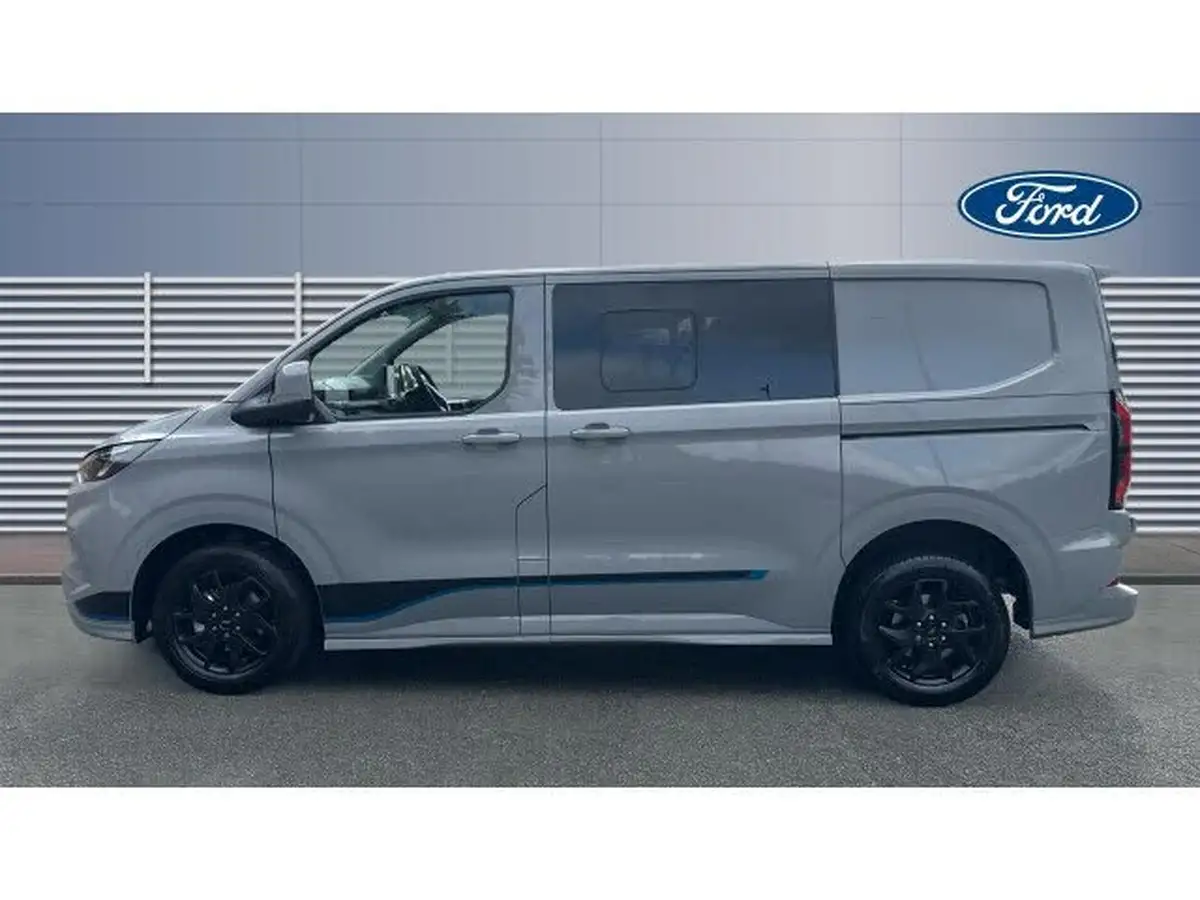 2025-ford-transit-custom-big-2