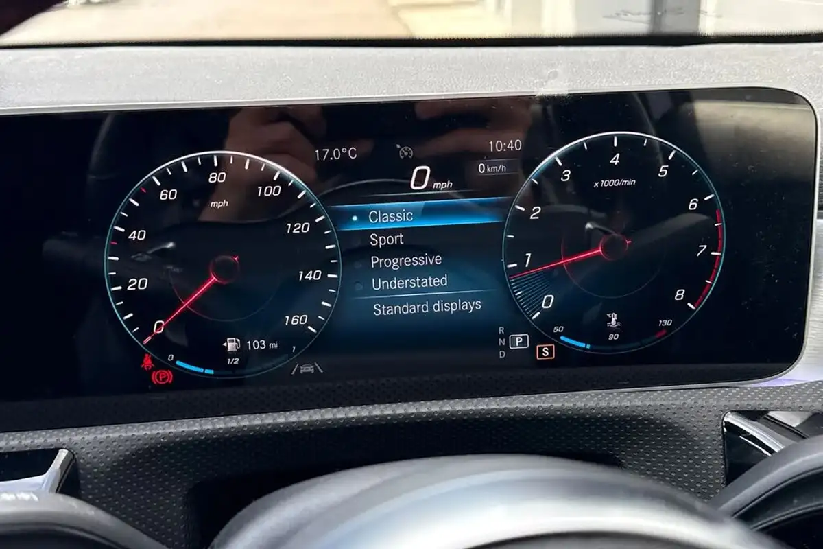 2019-mercedes-benz-a-class-13-a200-amg-line-premium-hatchback-5d-7g-dct-big-60