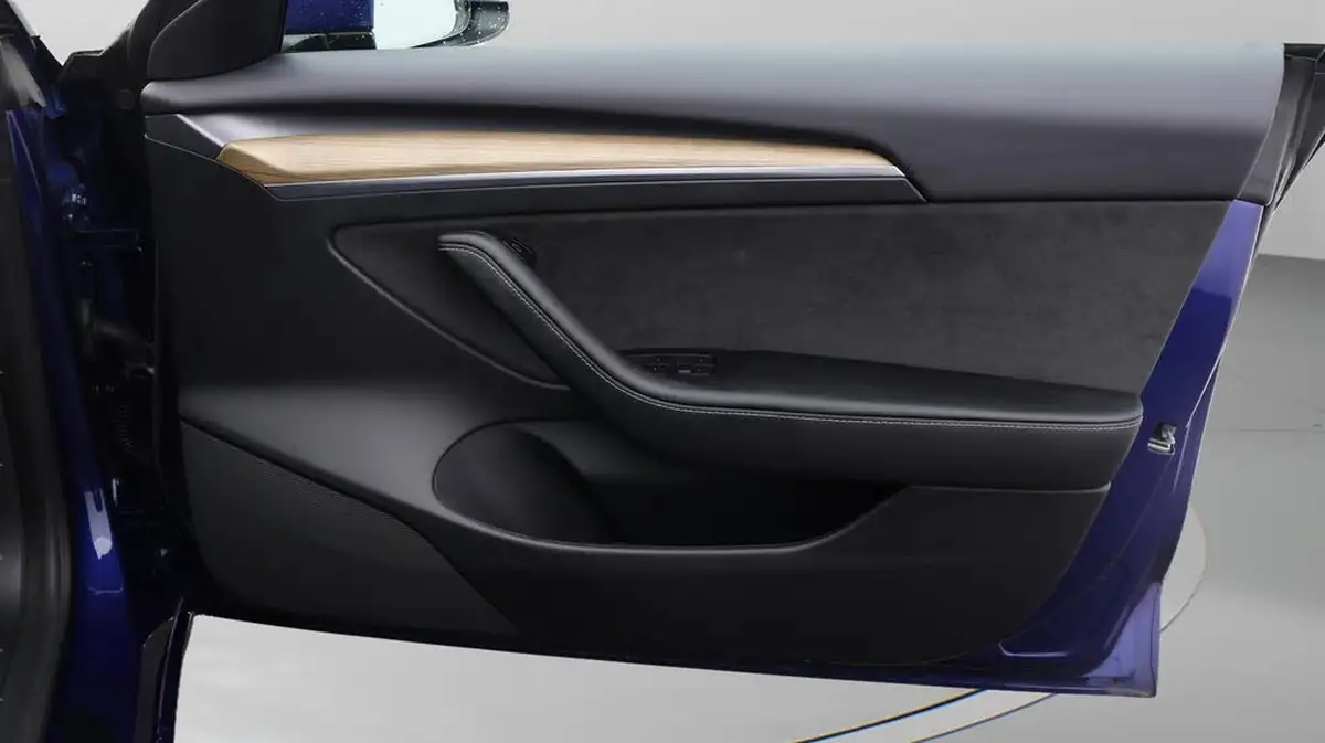 2022-tesla-model-3-e-rwd-big-15