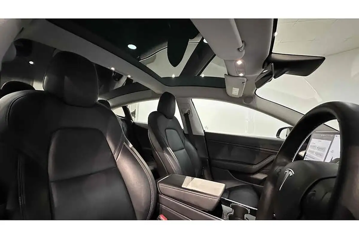 2020-tesla-model-3-e-long-range-big-35