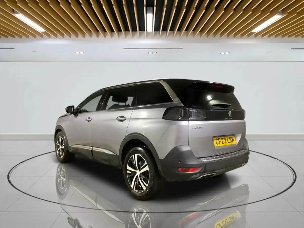 2022-peugeot-5008-suv-12-puretech-gt-big-5