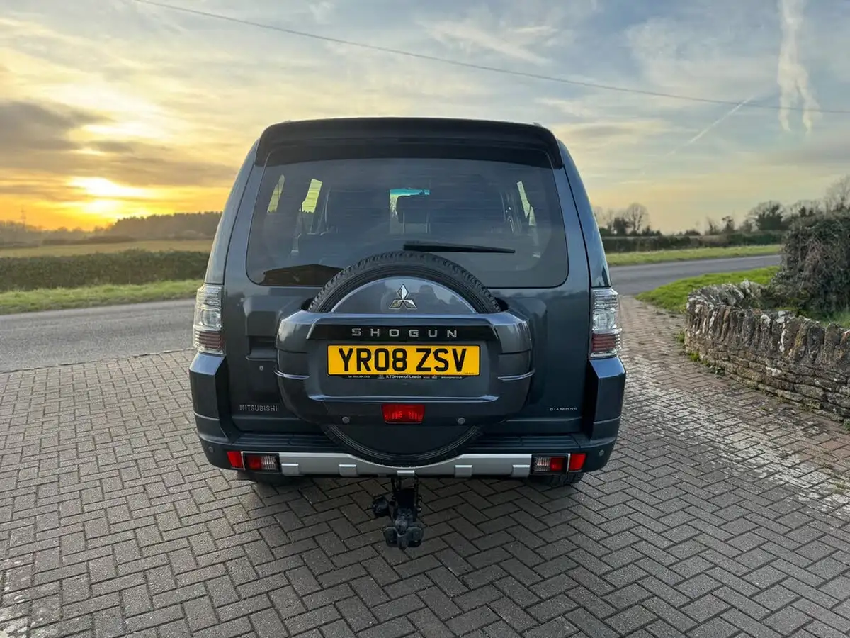2008-mitsubishi-shogun-32td-diamond-5d-big-13