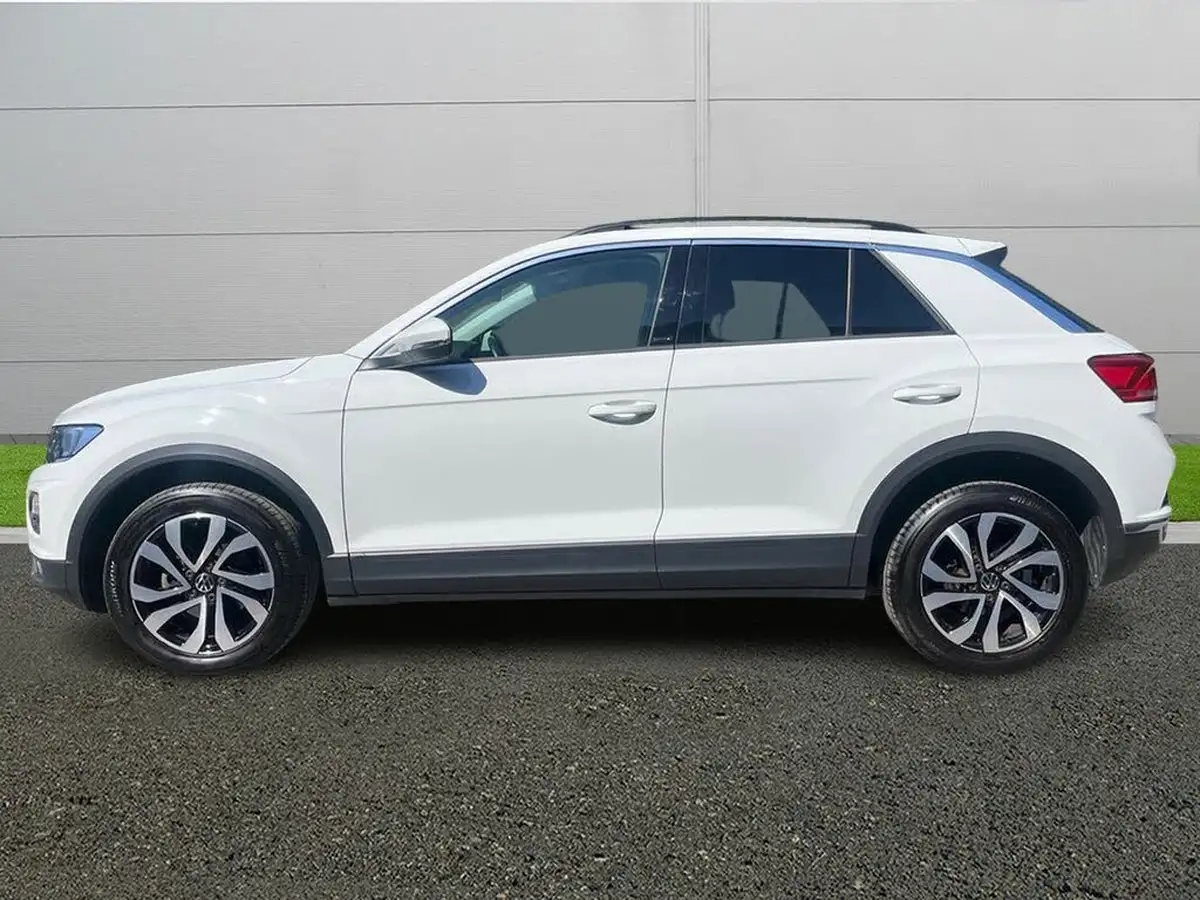 2022-volkswagen-t-roc-15-tsi-active-hatchback-5d-dsg-big-3