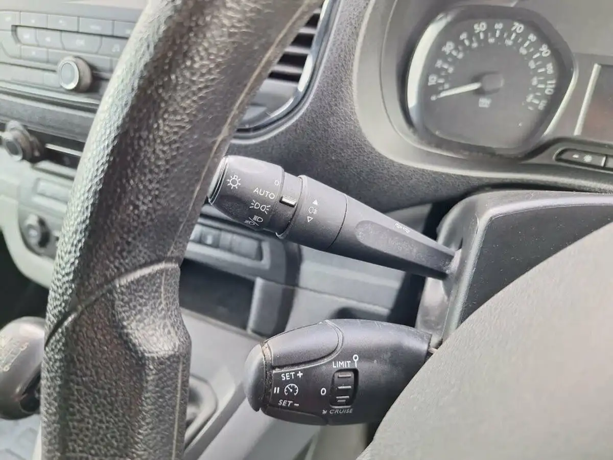 2019-toyota-proace-15d-icon-medium-big-17