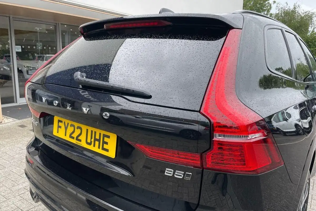 2021-volvo-xc60-20-b5-r-design-pro-awd-big-14