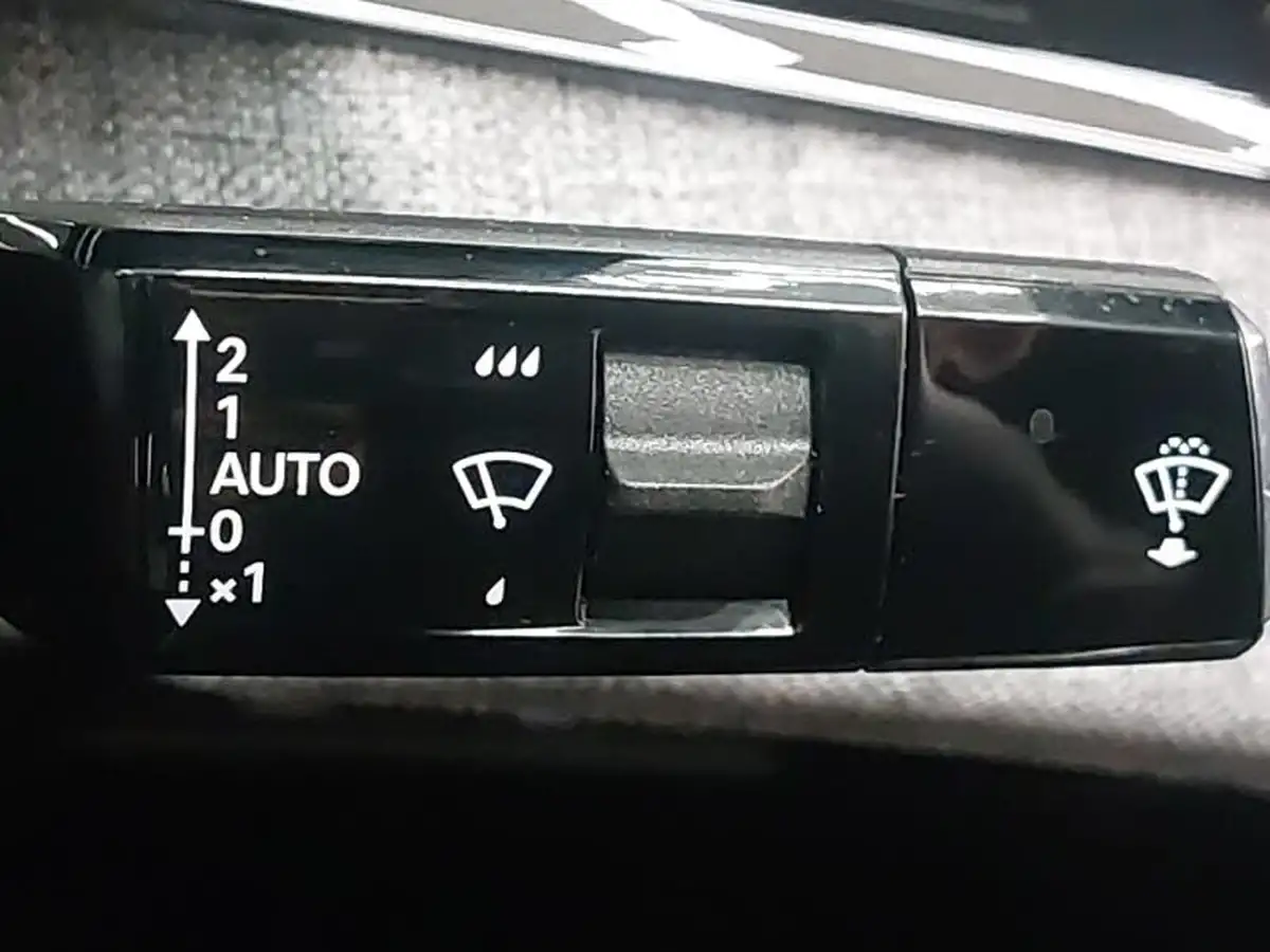 2024-peugeot-3008-suv-12-puretech-gt-136ps-hybrid-e-dsc6-big-16