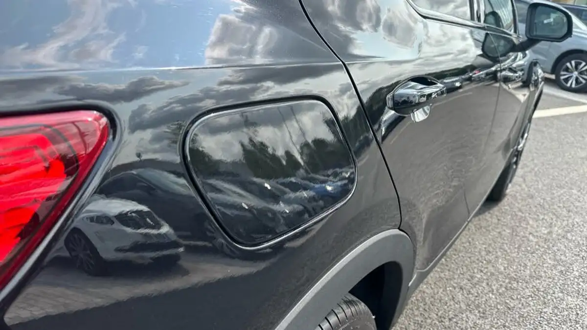 2024-volvo-xc40-20-b4-ultra-bright-big-24