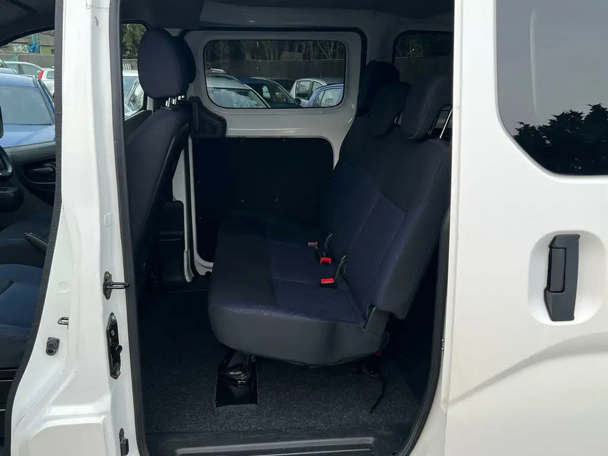 2011-nissan-nv200-15td-se-85bhpeuro-5-combi-5seater-big-34