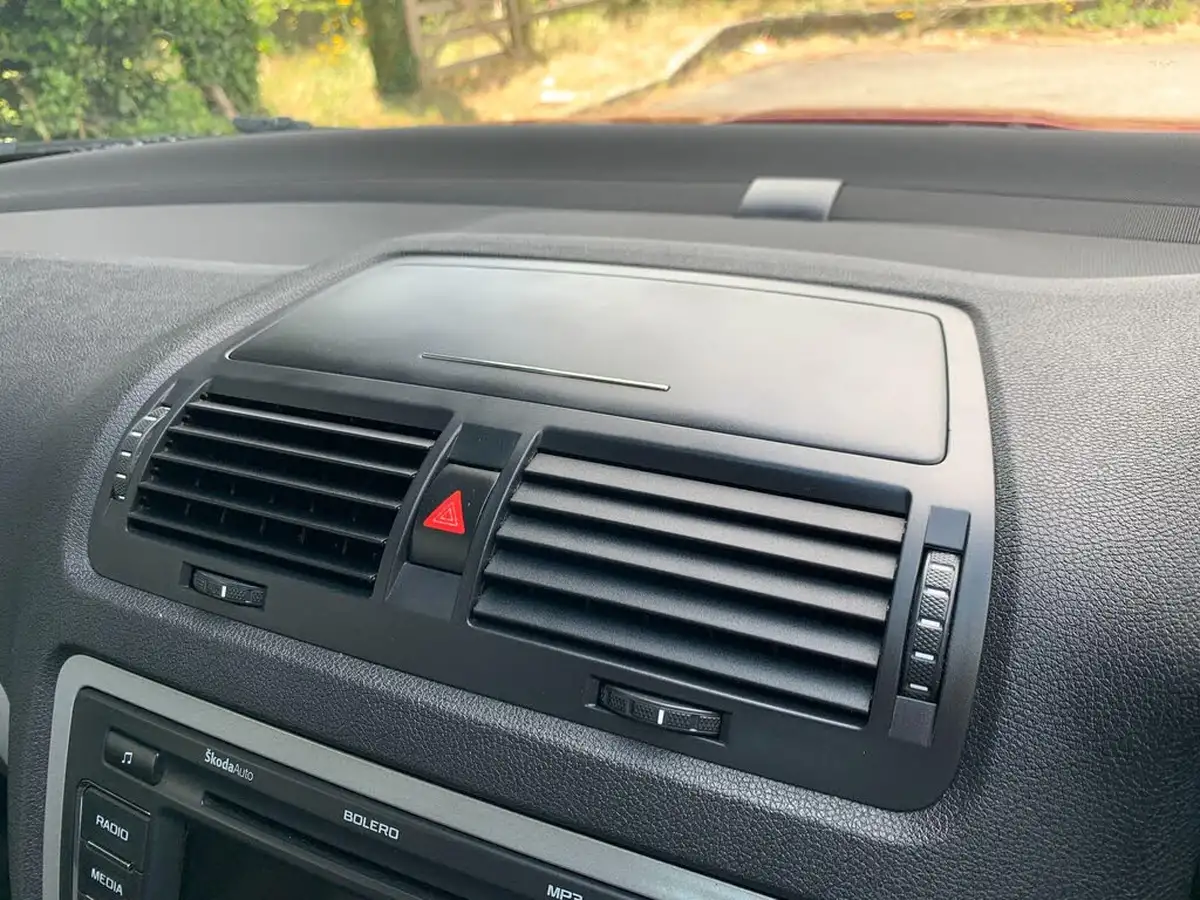 2012-skoda-octavia-16td-greenline-ii-hatchback-big-20