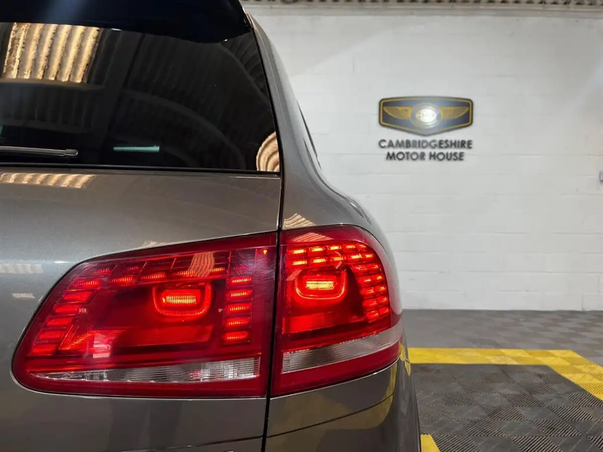 2016-volkswagen-touareg-30tdi-r-line-262ps-2967cc-big-12