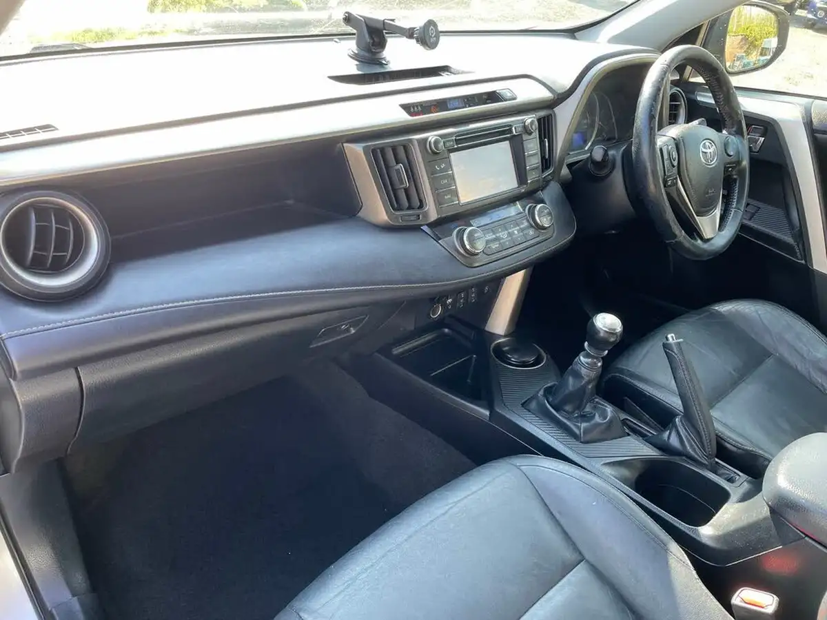 2013-toyota-rav4-20td-invincible-2wd-1990cc-big-24