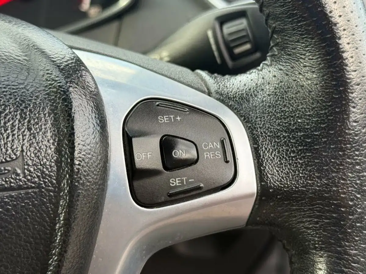 2014-ford-fiesta-16-st-3-big-26