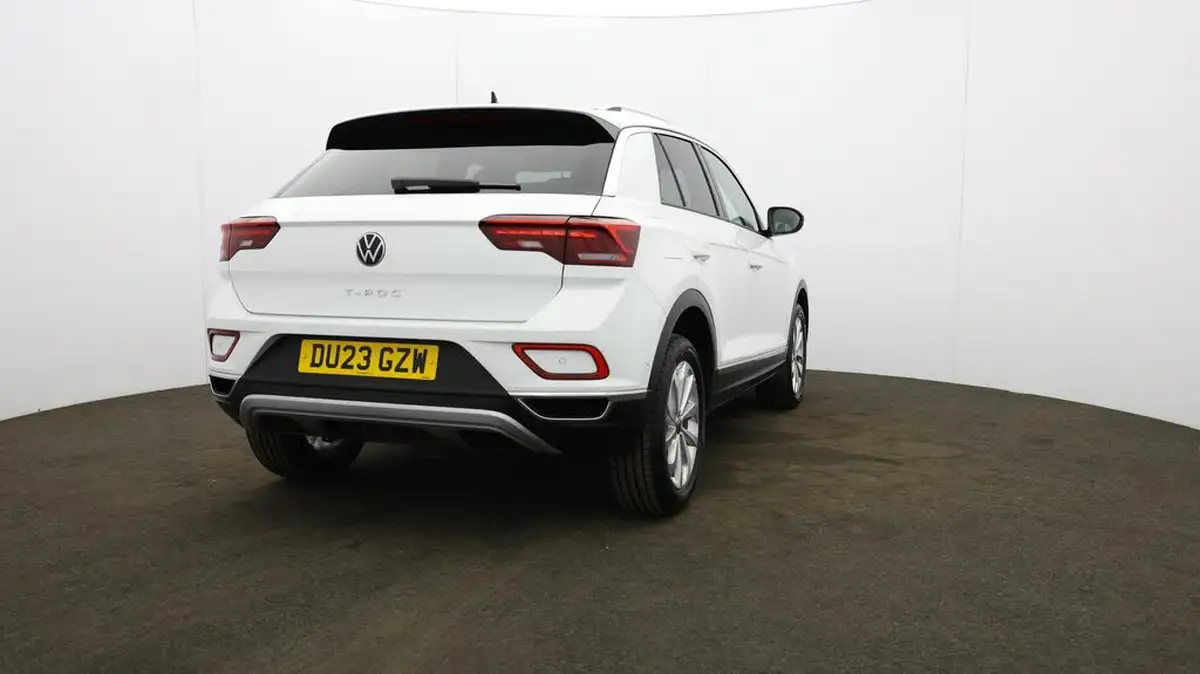2023-volkswagen-t-roc-15-tsi-style-hatchback-5d-big-61