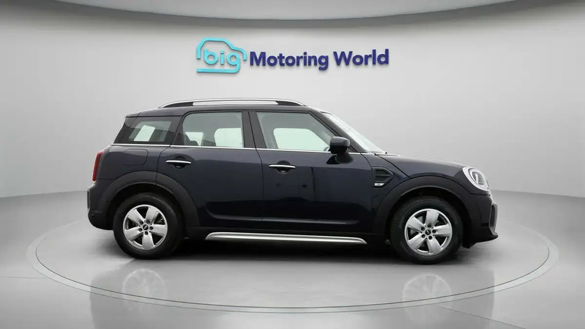 2021-mini-countryman-15-cooper-classic-big-8
