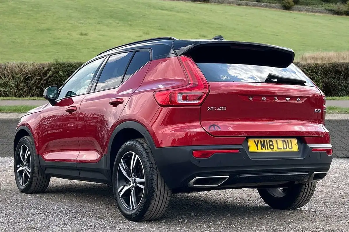 2018-volvo-xc40-20td-d3-r-design-big-2