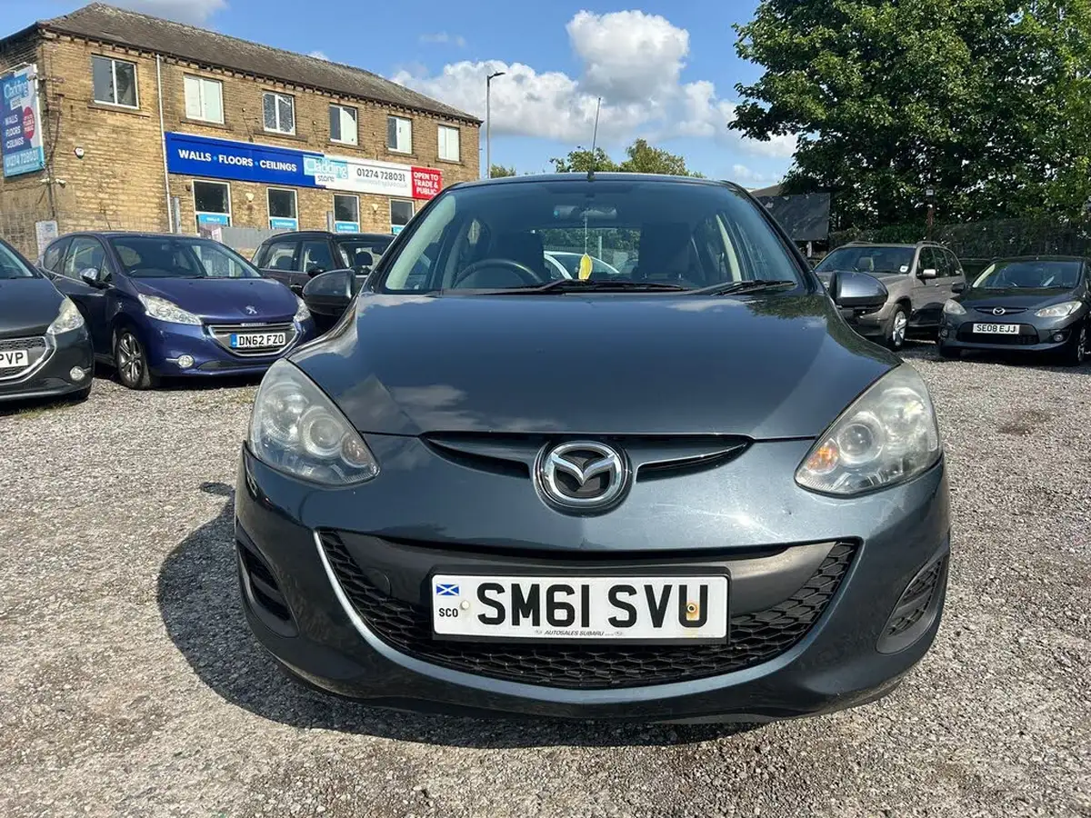 2011-mazda-mazda2-13-tamura-5d-big-1
