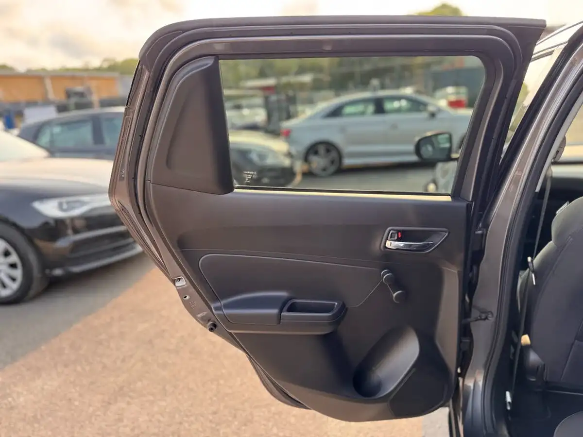 2022-suzuki-swift-12-dualjet-sz-l-big-37