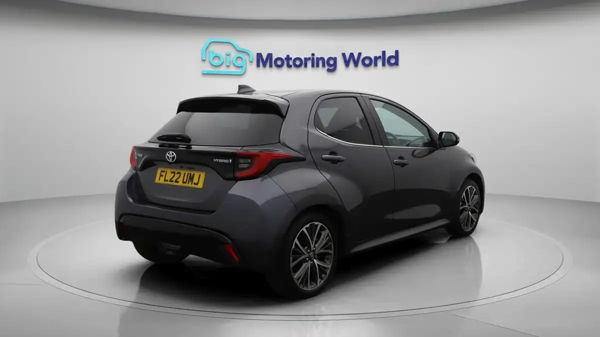 2022-toyota-yaris-15-vvt-i-excel-big-7
