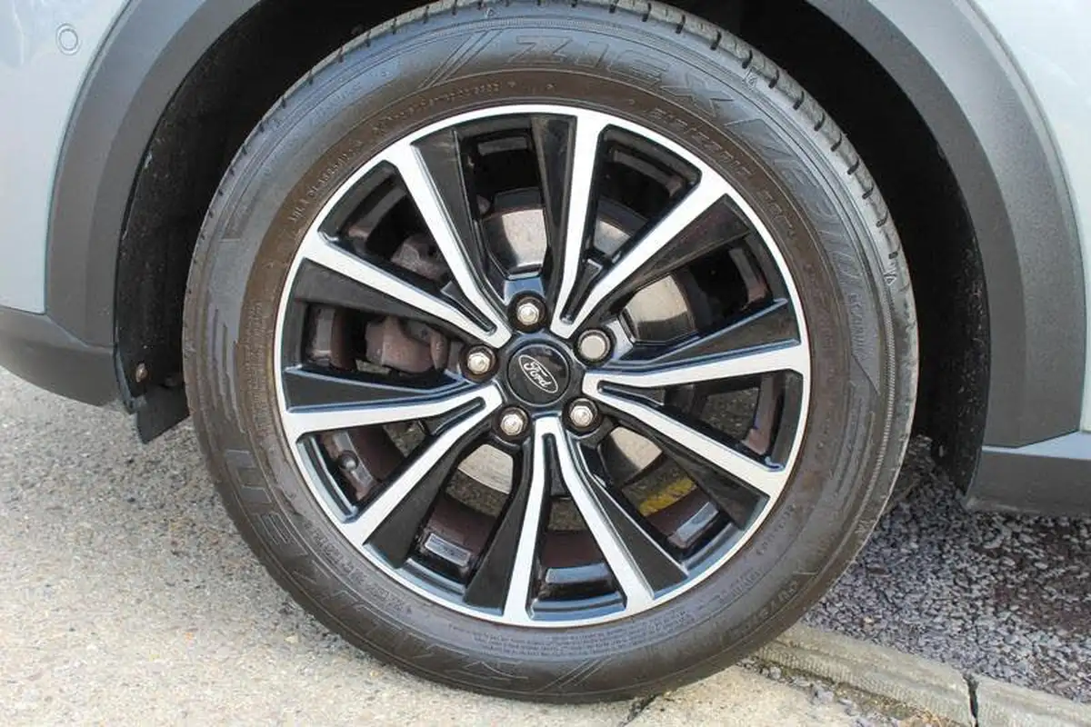 2020-ford-puma-suv-10-titanium-first-edition-big-14