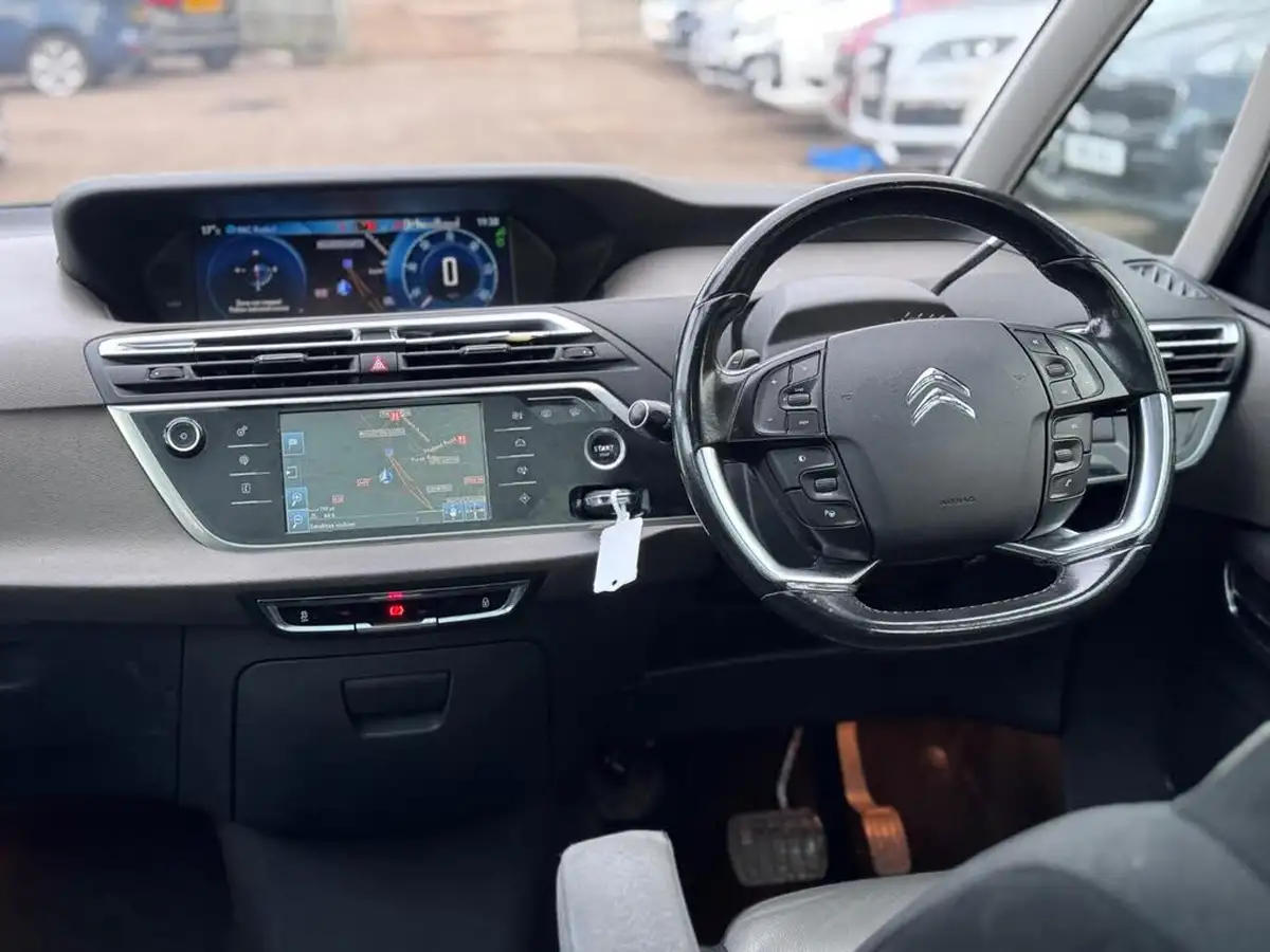 2014-citroen-grand-c4-picasso-16e-hdi-exclusive-etg6-big-29