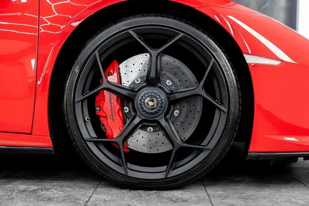 2019-lamborghini-huracan-52-evo-coupe-big-5