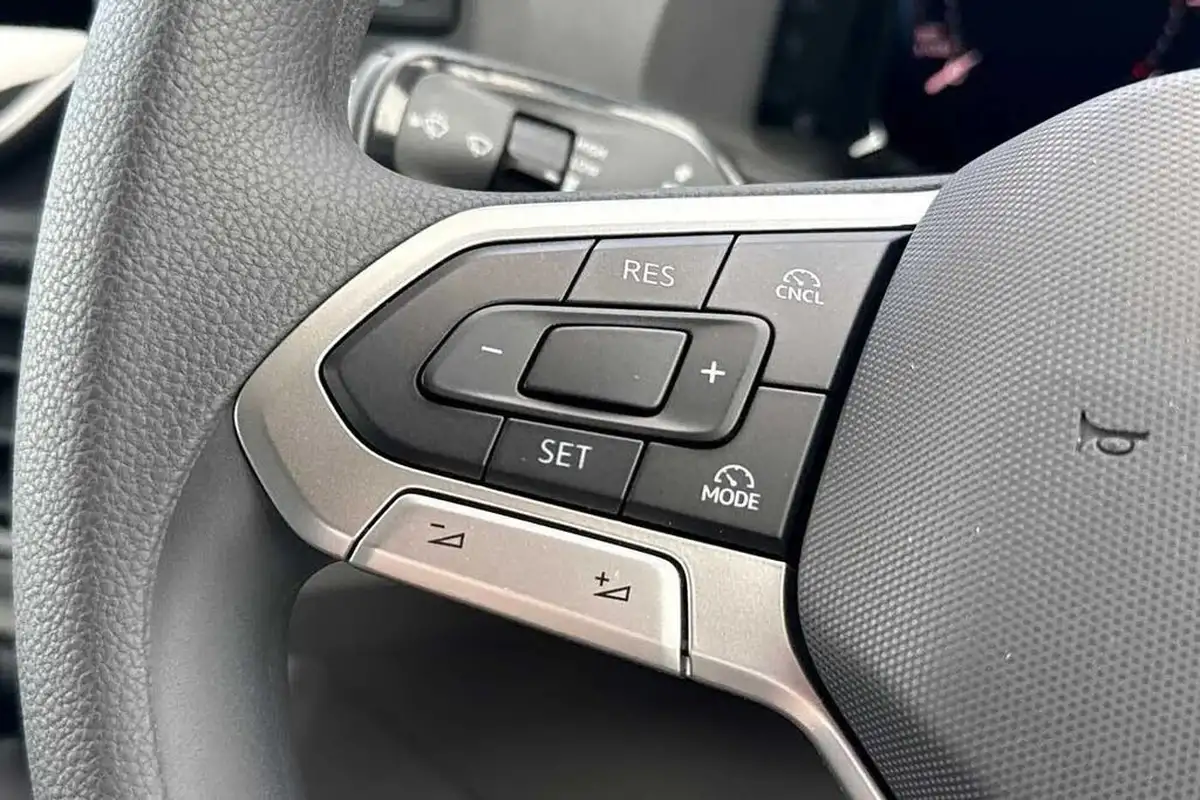 2024-volkswagen-crafter-20tdi-cr35-mwb-commerce-plus-140pseu6d-big-36