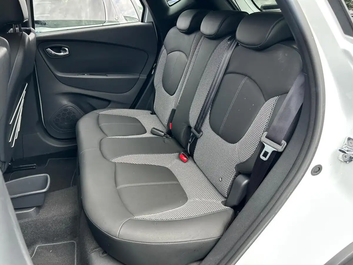 2016-renault-captur-12-tce-iconic-nav-big-36