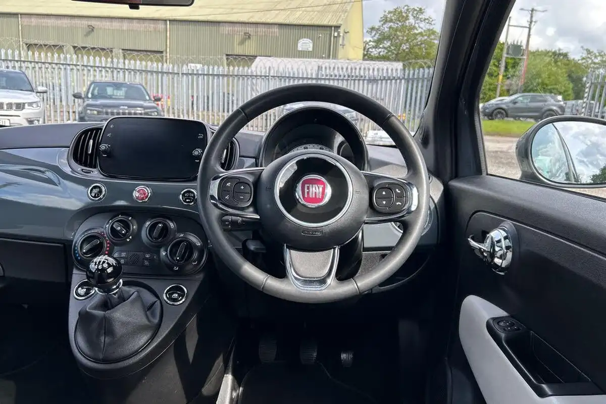 2022-fiat-500-10-dolcevita-big-14