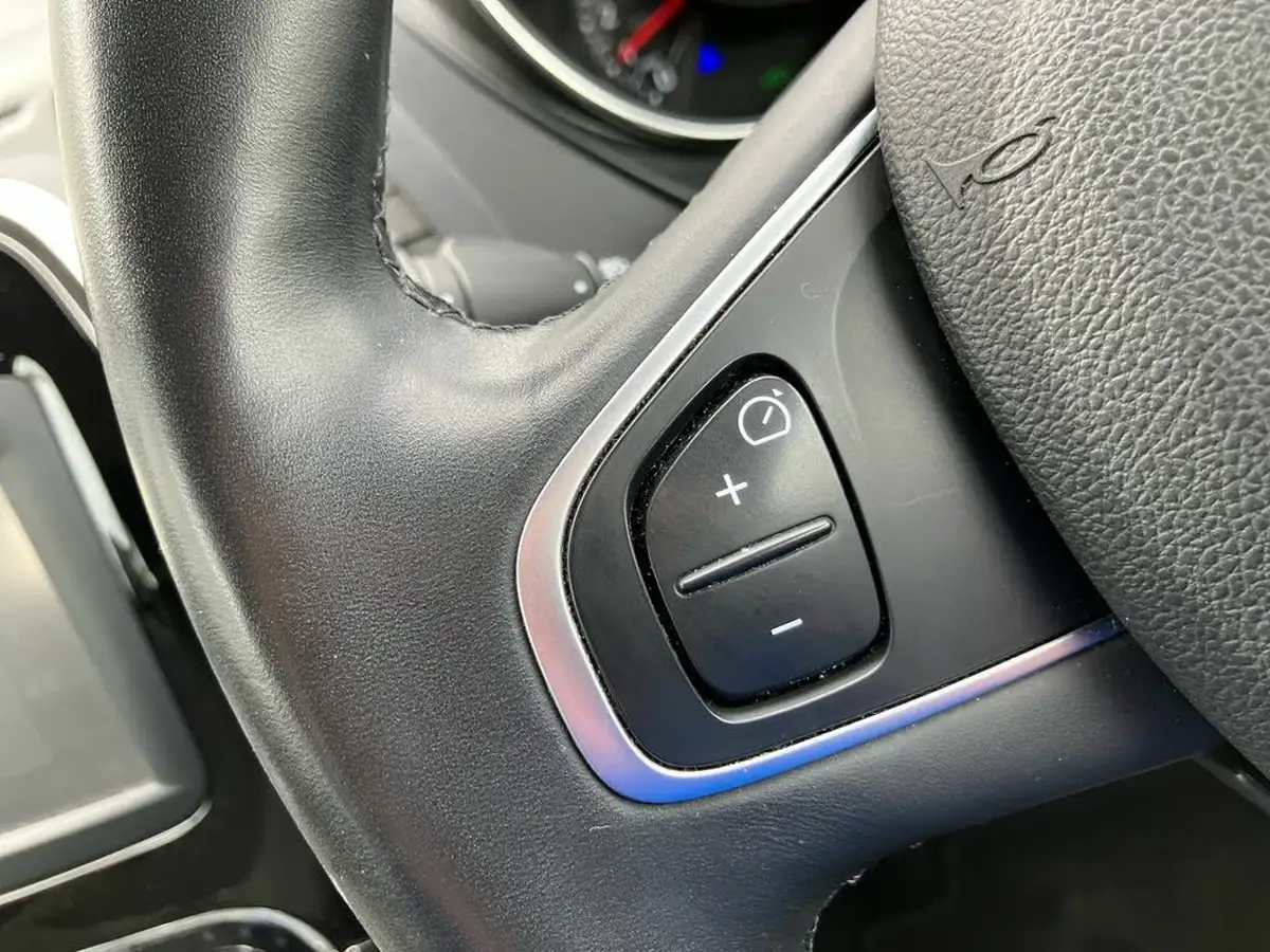 2016-renault-captur-09-dynamique-nav-big-18