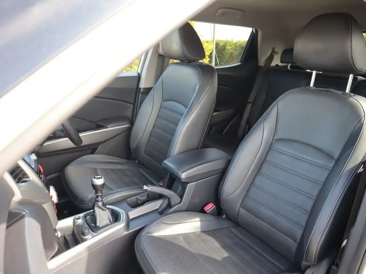 2015-kgm-ssangyong-tivoli-16-elx-big-27
