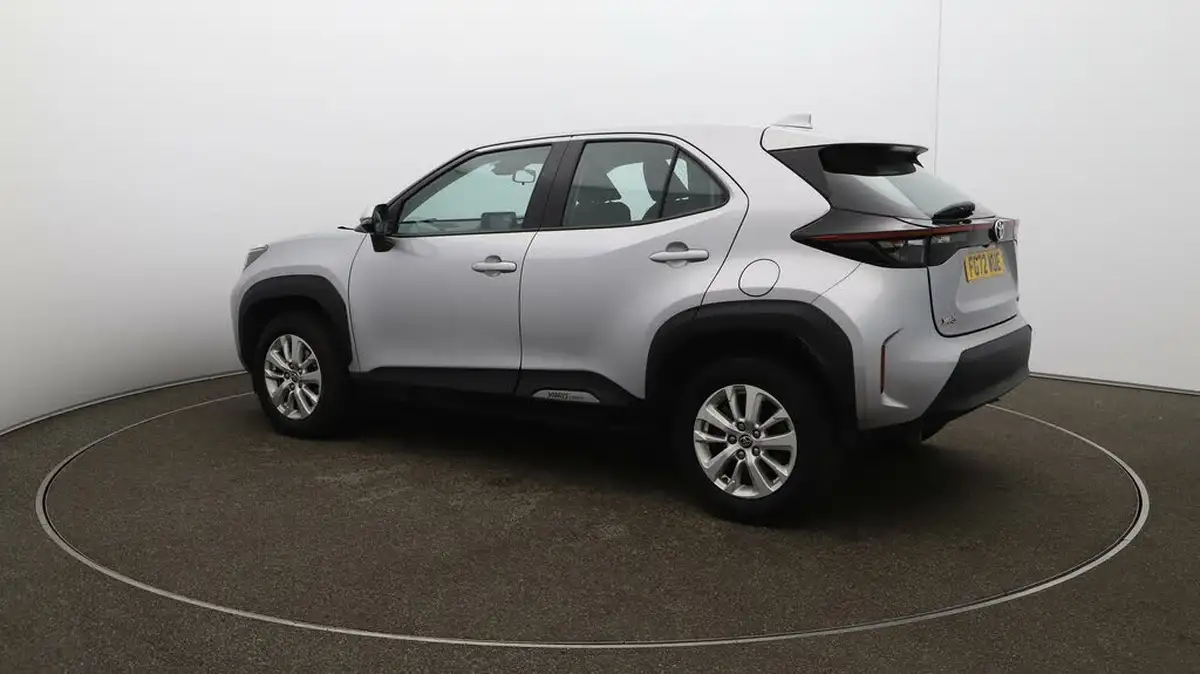 2022-toyota-yaris-cross-15-vvt-i-icon-big-28