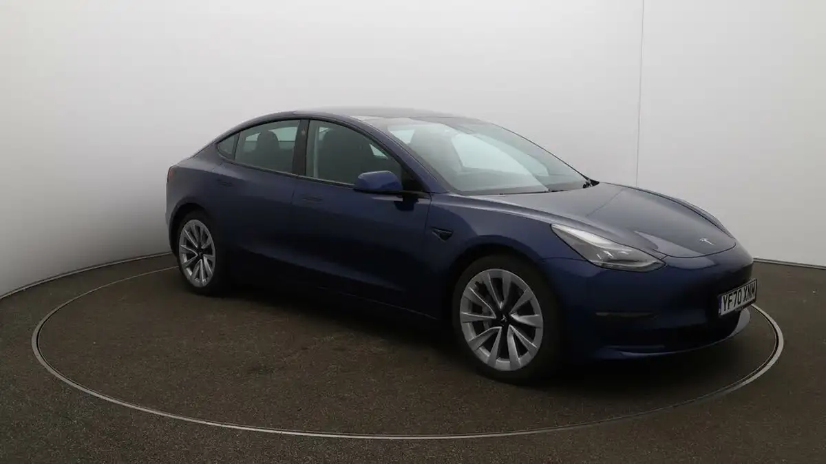2020-tesla-model-3-e-long-range-big-42