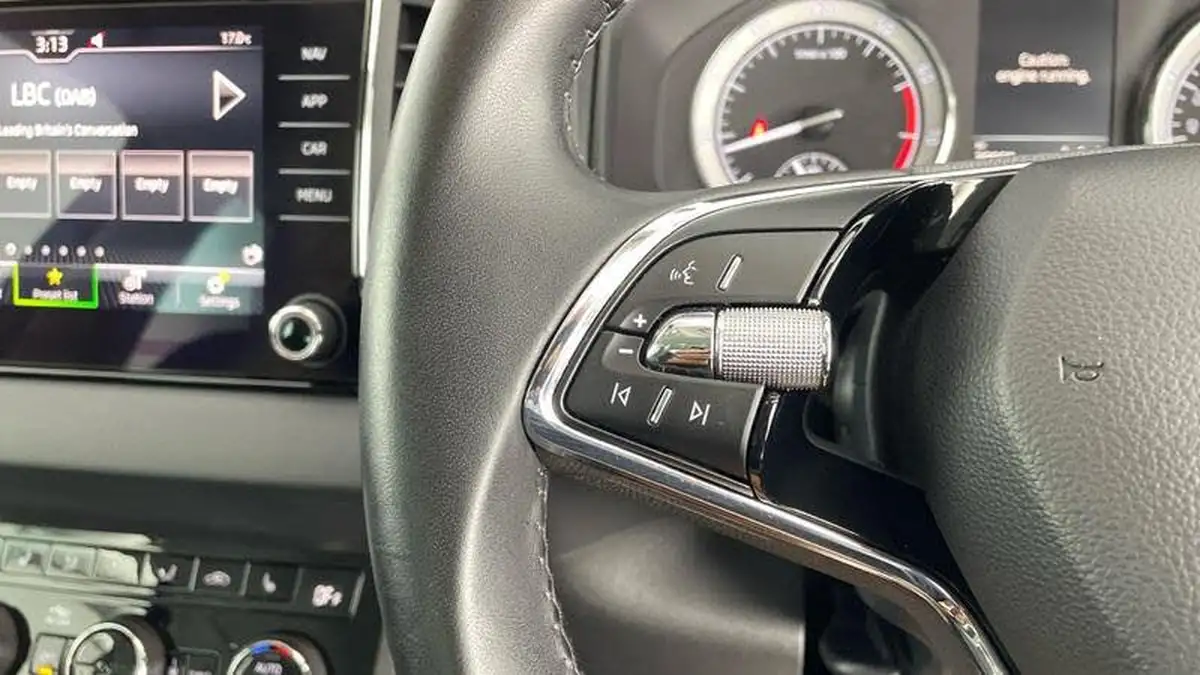 2021-skoda-karoq-15-tsi-se-l-dsg-big-22