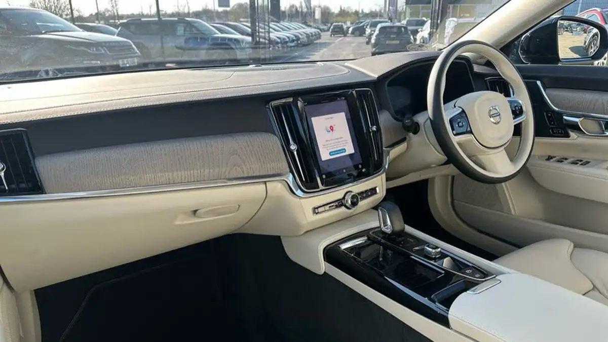 2025-volvo-v90-20-t6-plus-345bhp-dark-big-3