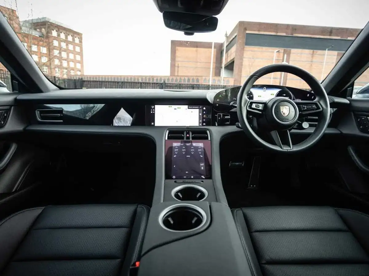 2024-porsche-taycan-e-4s-sport-turismo-544ps-big-10
