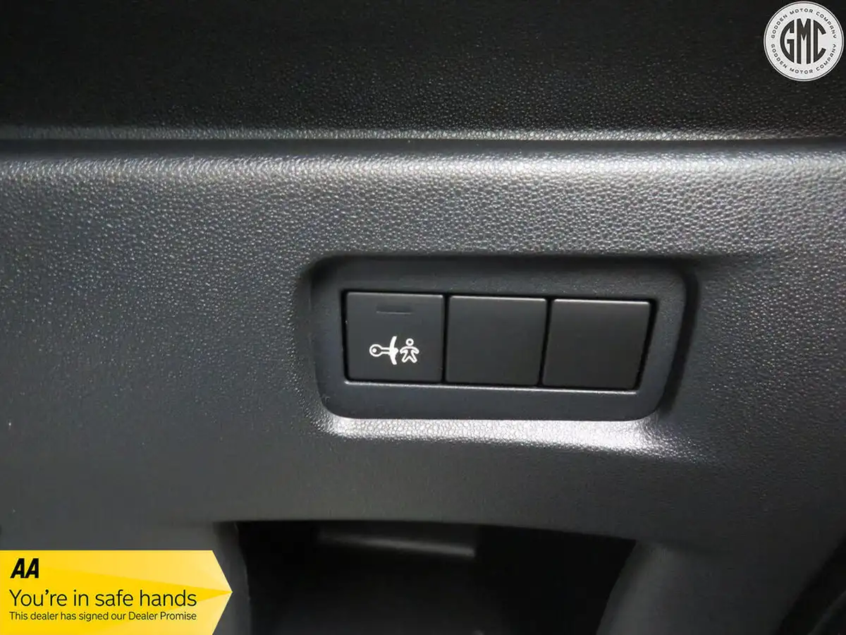 2011-citroen-c3-14-connexion-big-21