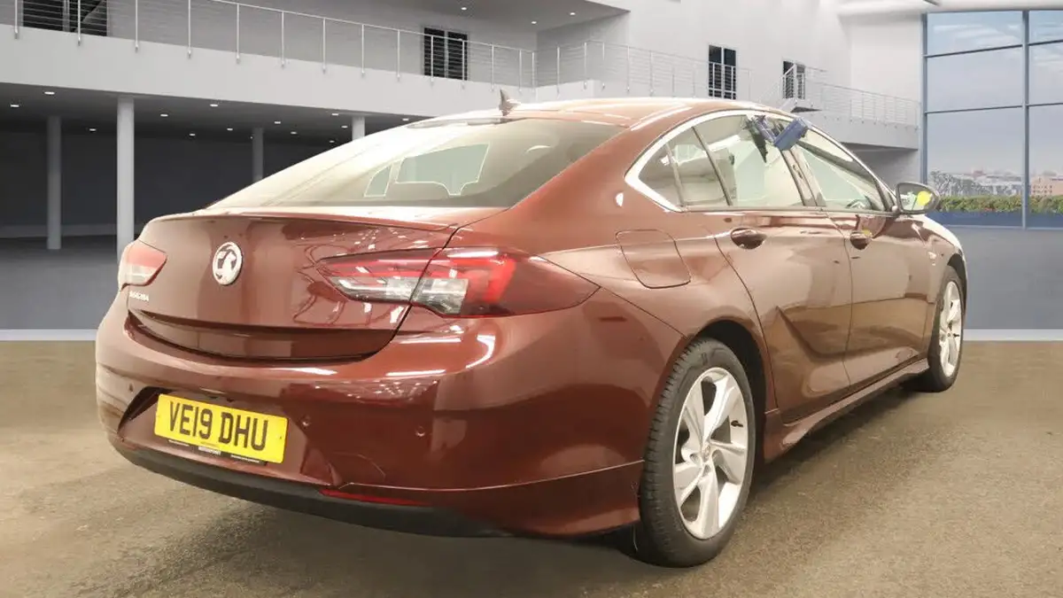 2019-vauxhall-insignia-grand-sport-15-turbo-sri-vx-line-nav-ss-big-2