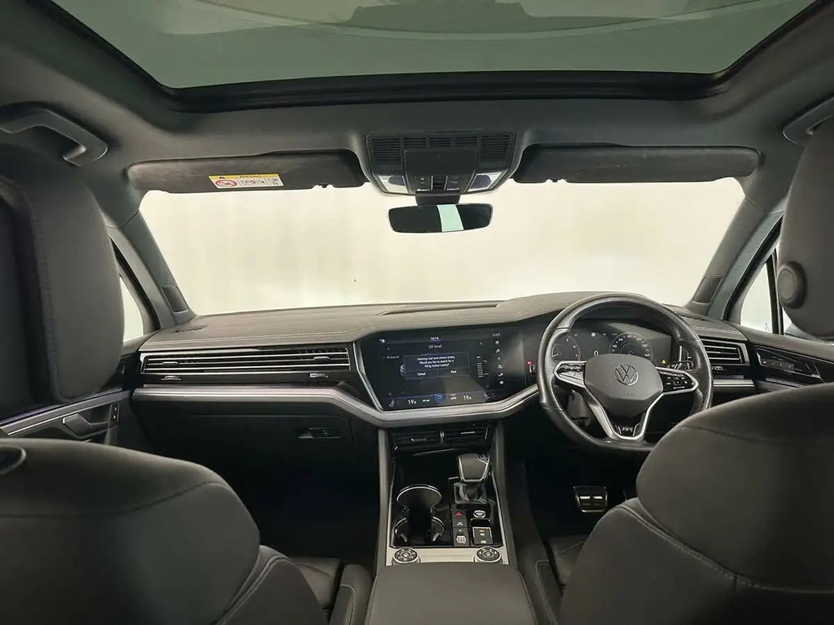 2020-volkswagen-touareg-30tsi-black-edition-big-23