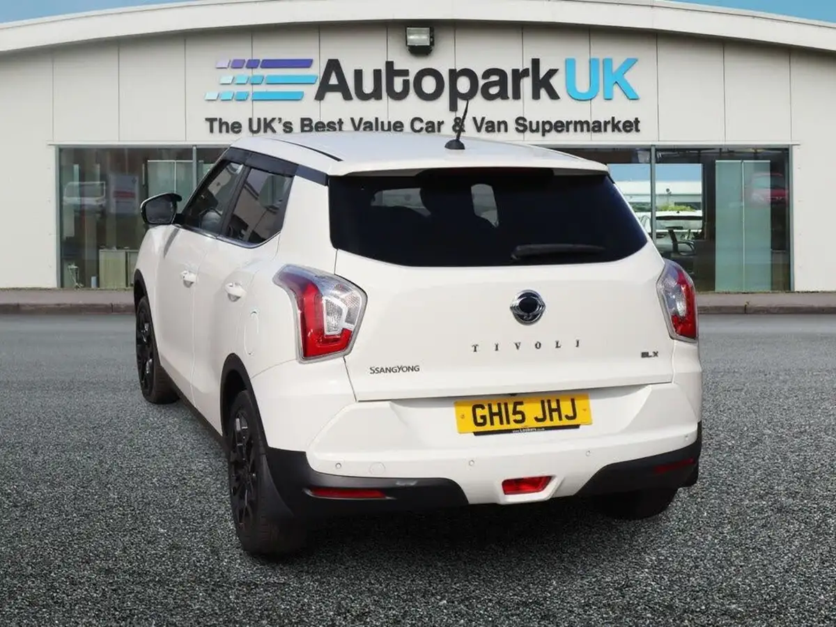 2015-kgm-ssangyong-tivoli-16-elx-big-4