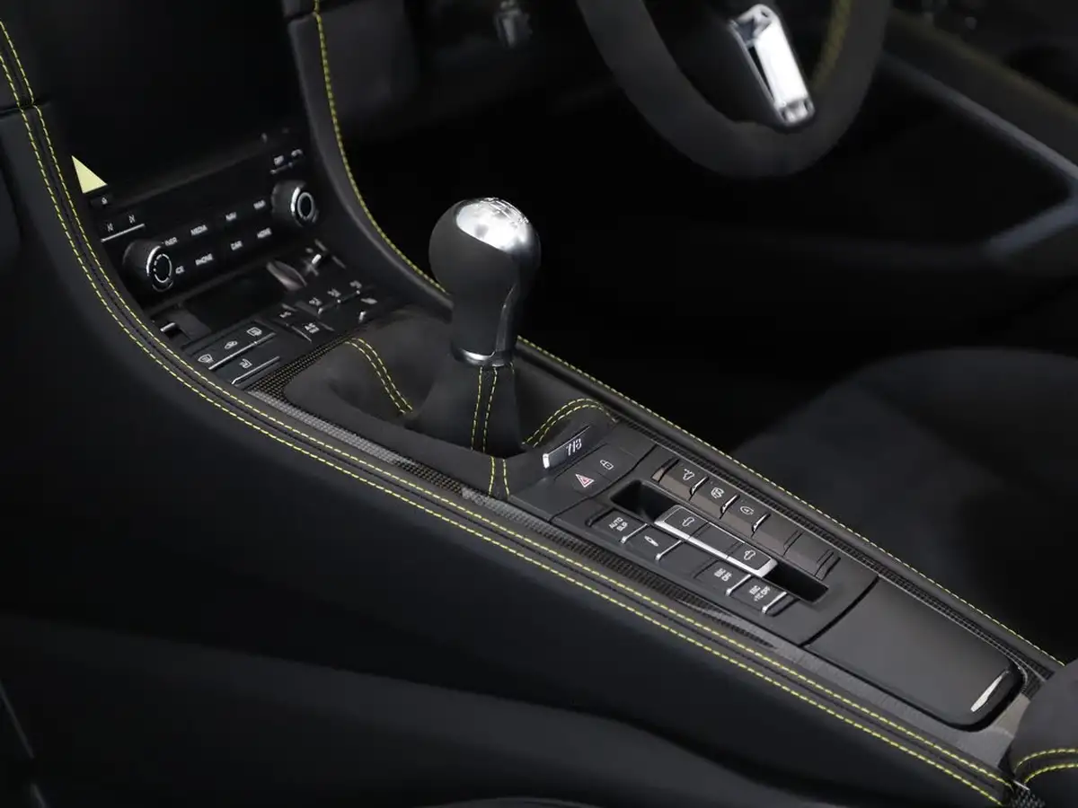 2020-porsche-boxster-718-40-spyder-big-34