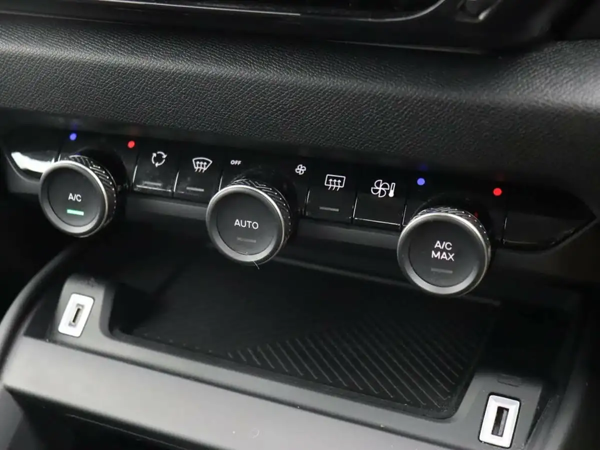 2022-citroen-c4-15bluehdi-sense-plus-110ps-big-27