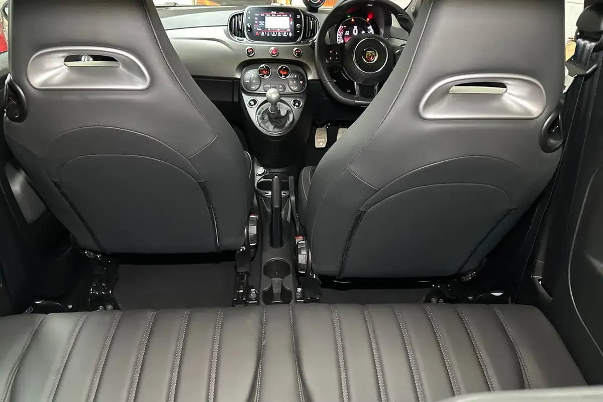 2021-abarth-595-14-tjet-turismo-big-15