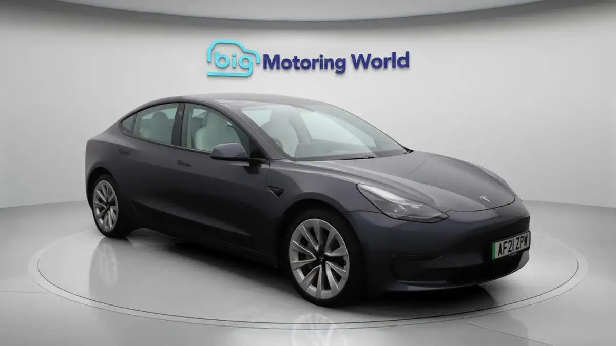 2021-tesla-model-3-e-long-range-4x4-big-1