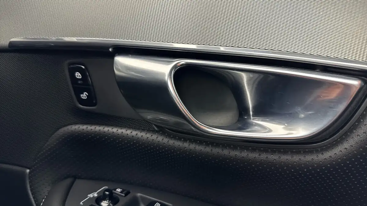 2020-volvo-xc90-20-t8-r-design-plug-in-hybrid-big-25