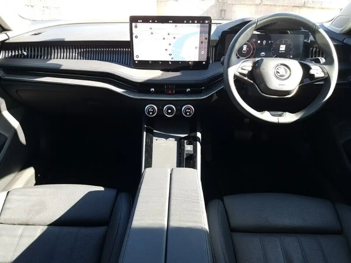 2024-skoda-superb-20tdi-se-l-150ps-scr-estate-dsg-big-2