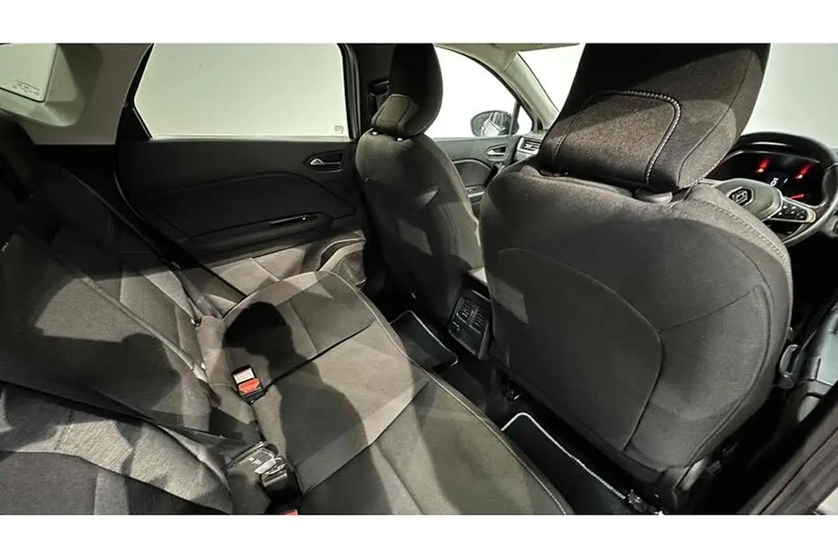 2021-renault-captur-13-tce-iconic-140ps-big-22