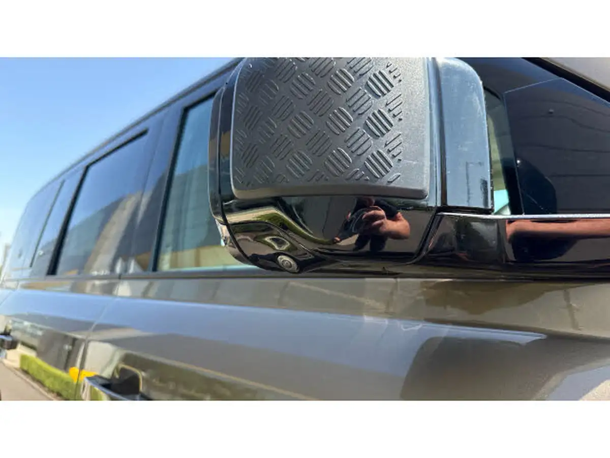 2021-land-rover-110-defender-30-d250-first-edition-big-23
